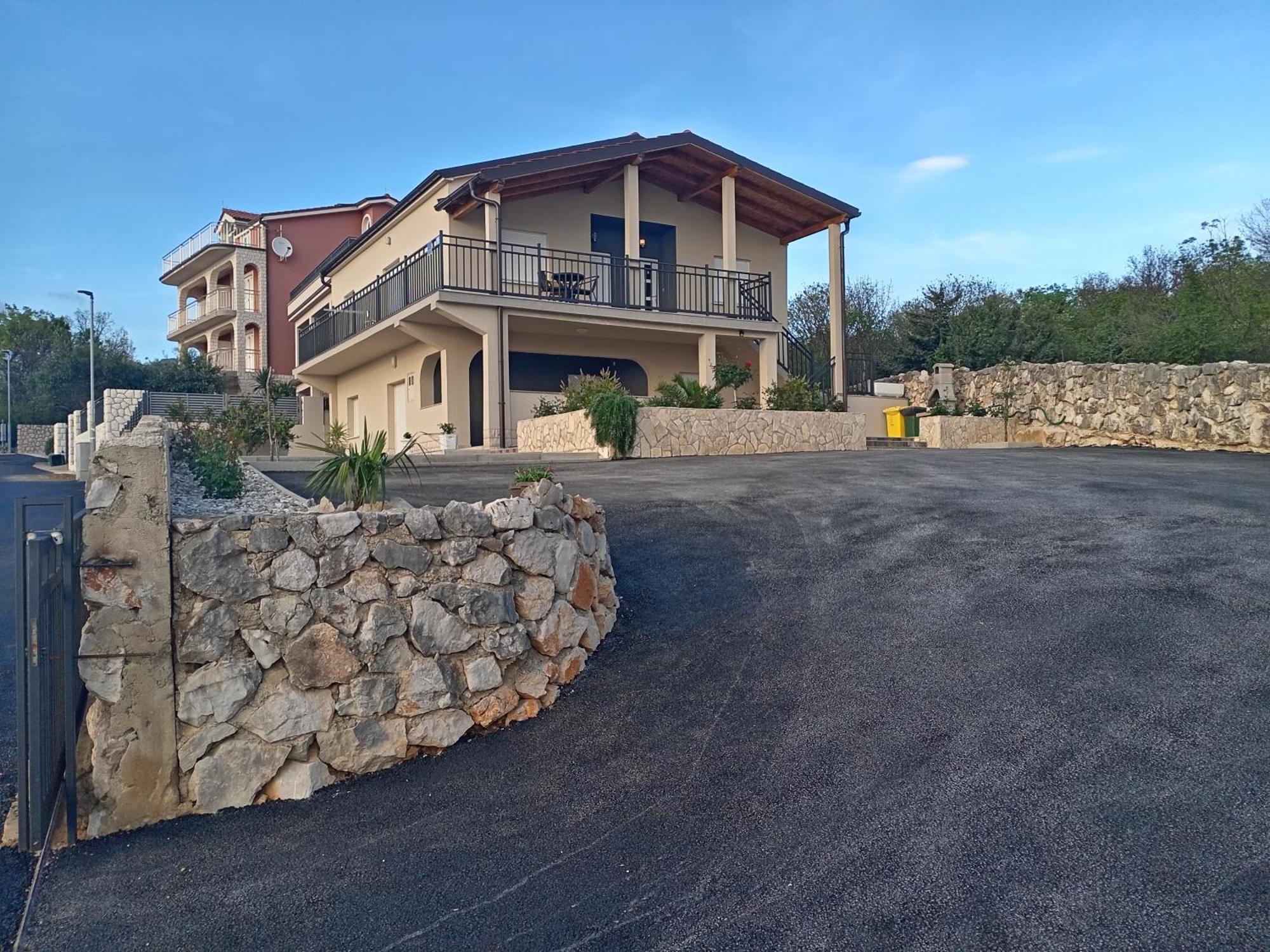 Apartmani Suzana ซริกเวนิซา ภายนอก รูปภาพ