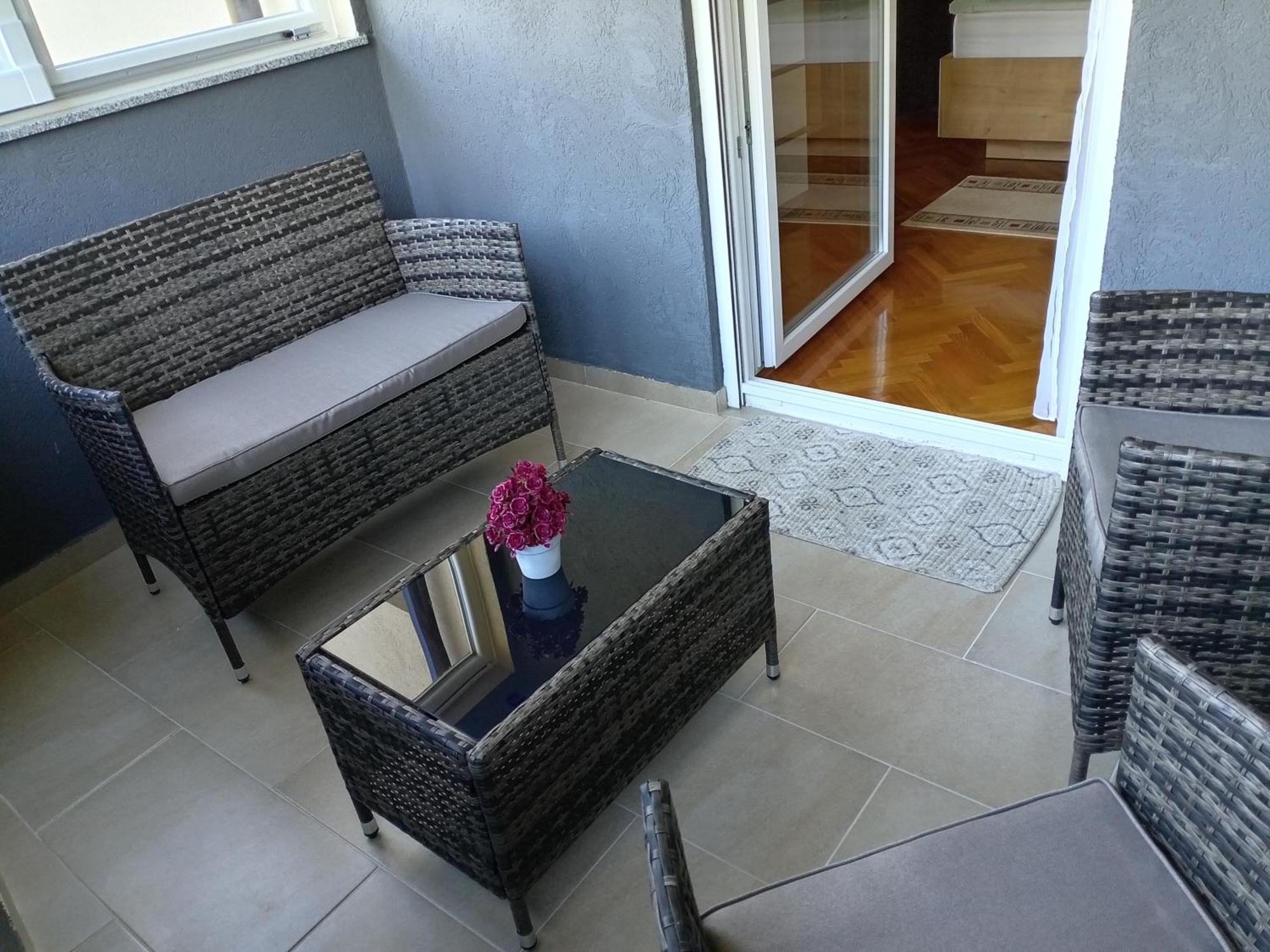 Apartmani Suzana ซริกเวนิซา ภายนอก รูปภาพ