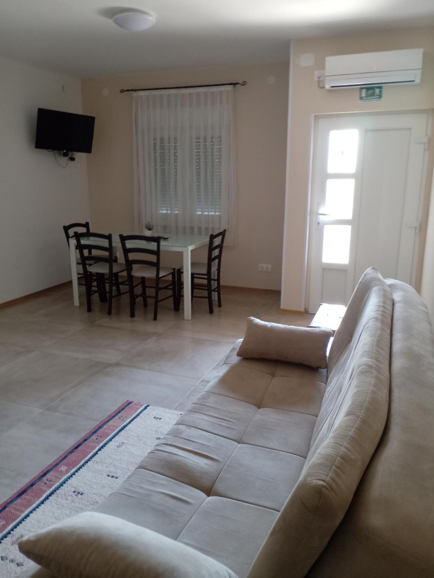 Apartmani Suzana ซริกเวนิซา ภายนอก รูปภาพ